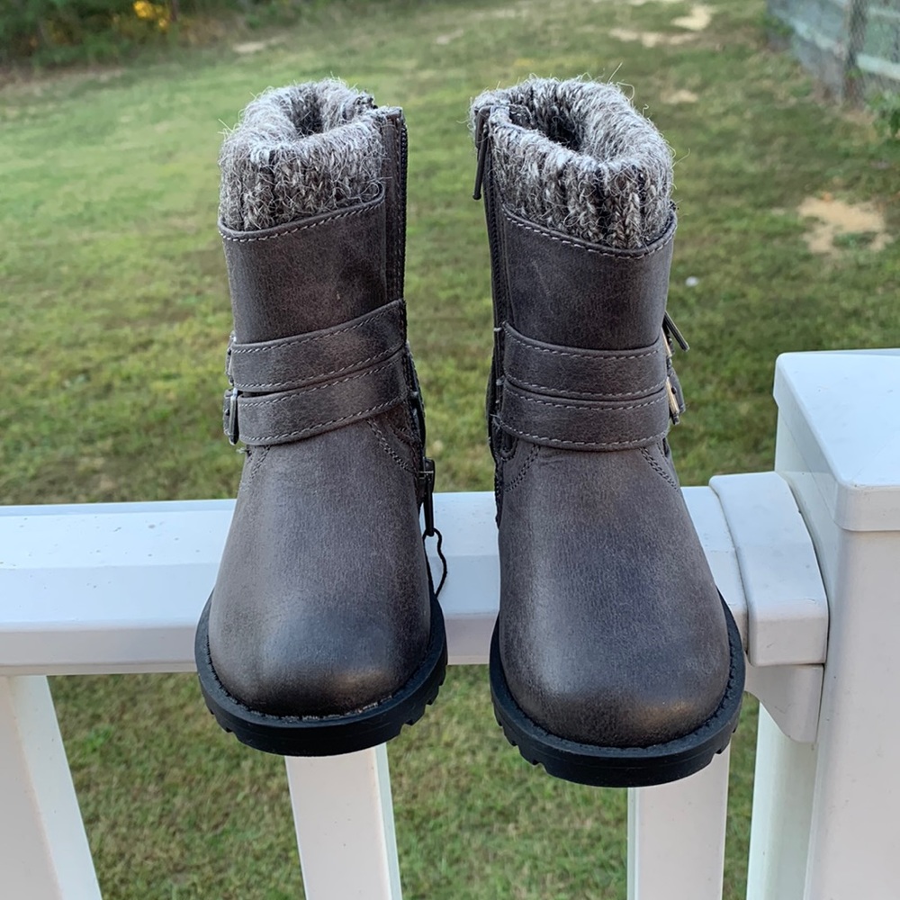Girl boots